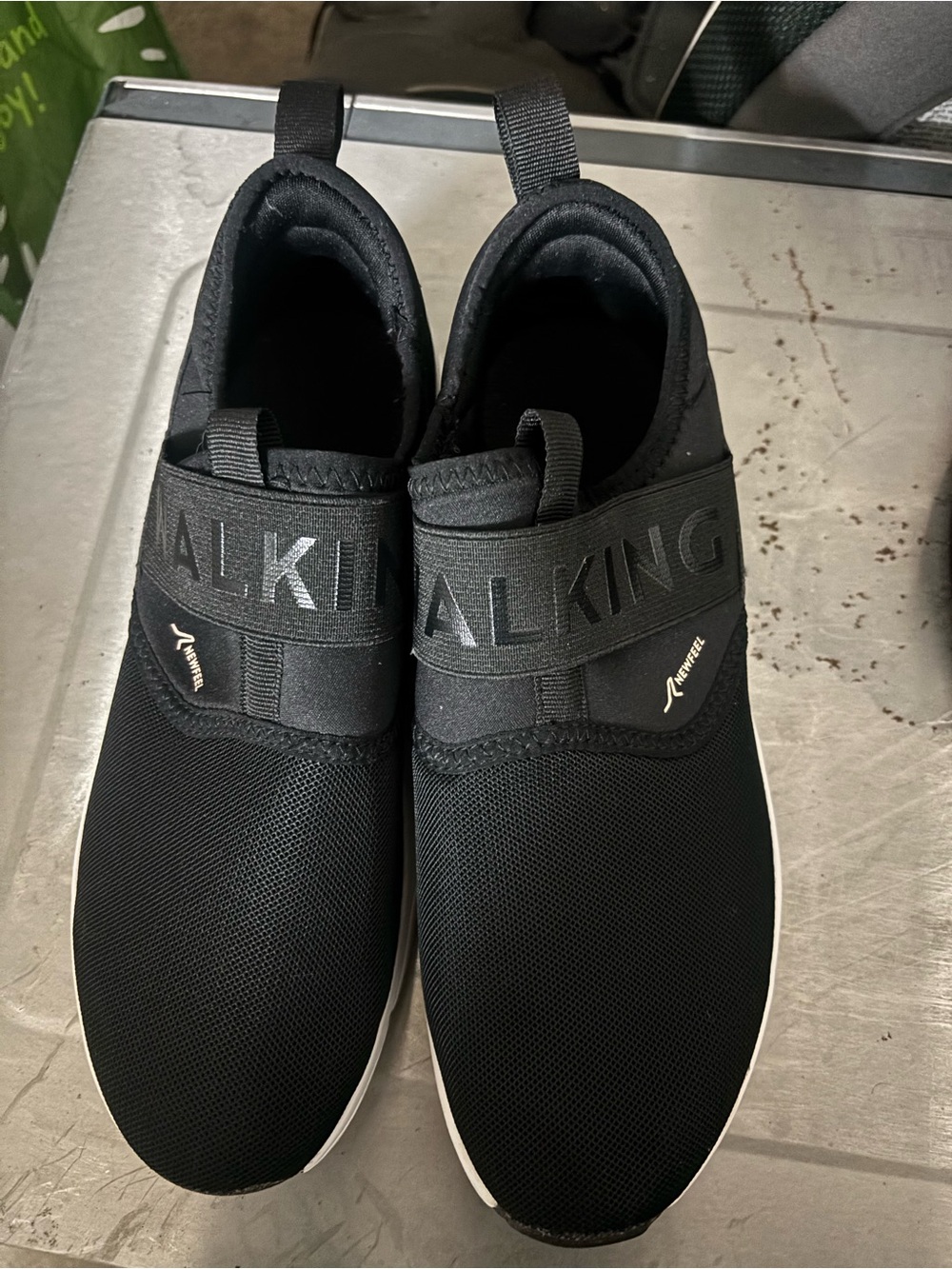 Walking Women's Slip-On Athletic Shoes - Black